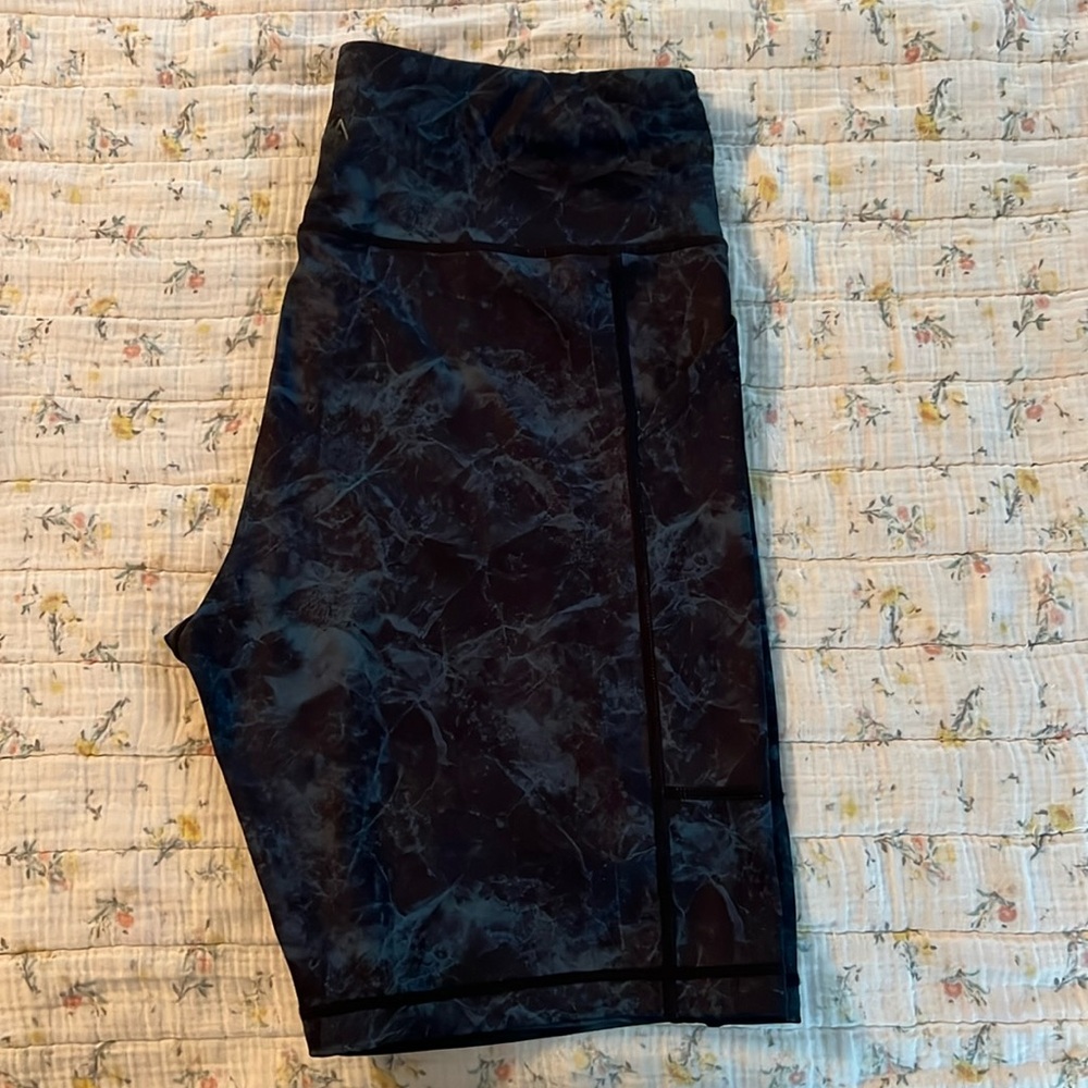 Kiava 8” biker shorts w/ leg grips. Limited edition green marble